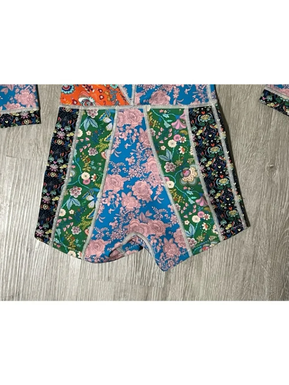Cynthia Rowley Girls Floral Wetsuit Size 9/10 Patchwork Print